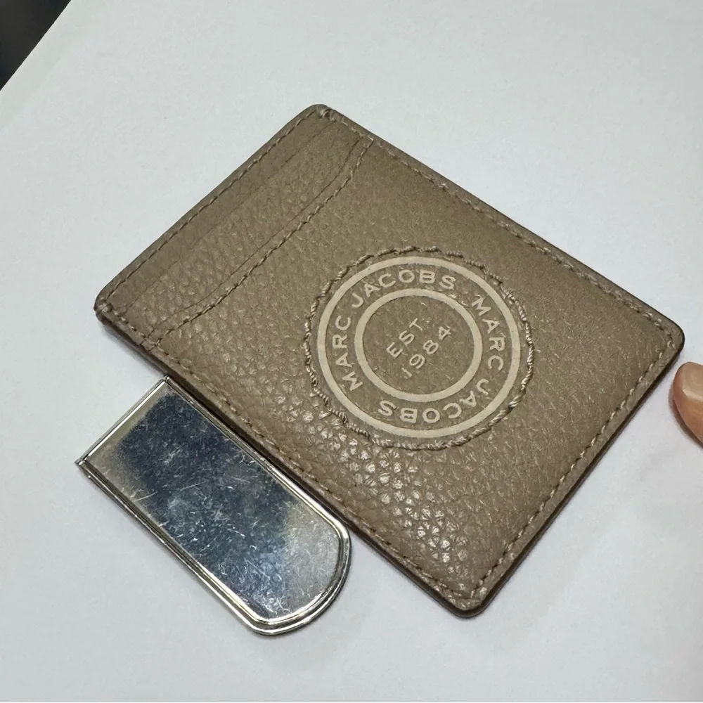 Marc Jacobs Leather Card Holder with Silver Clip Tan Taupe